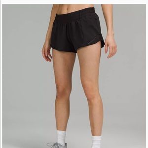 Black Lululemon Hotty Hot Shorts Size 2 2.5 Inch